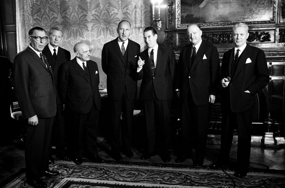 Ministersconferentie van de West Europese Unie in Den Haag begonnen. Voor de ver, Bestanddeelnr 915-6673