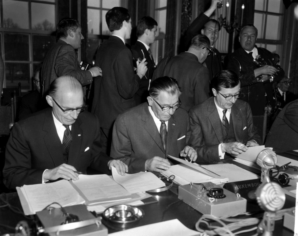 Ministersconferentie van de West Europese Unie in Den Haag Delegatie Luxemburg , Bestanddeelnr 915-6725
