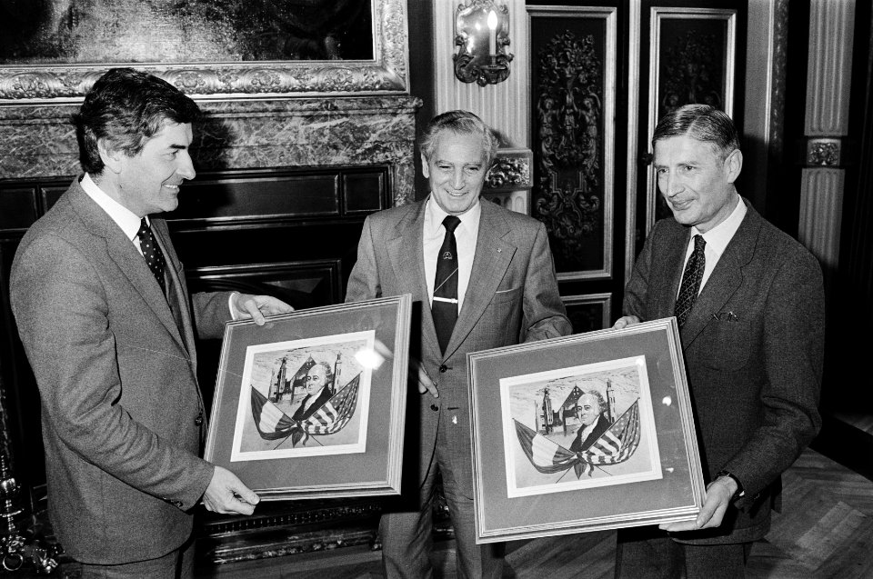 Ministers-presidenten, internationale betrekkingen, geschenken, kunstwerken, Ex , Bestanddeelnr 932-4407