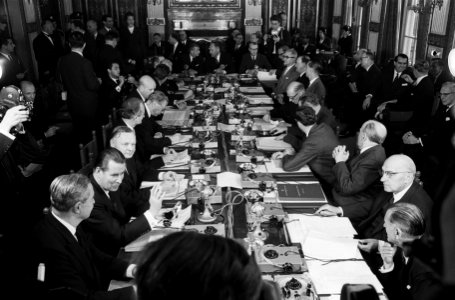 Ministersconferentie van de West Europese Unie in Den Haag begonnen Overzicht c, Bestanddeelnr 915-6678