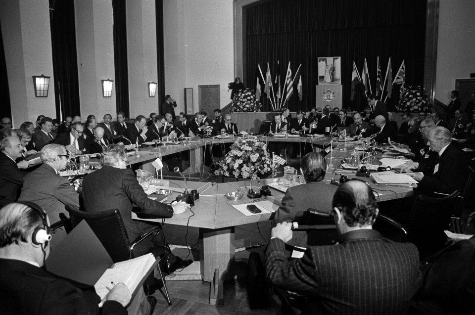 Ministers van defensie van Europese Navolanden bijeen in Den Haag (Euro-groep) , Bestanddeelnr 928-2543