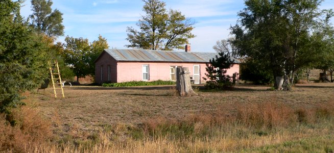 Minor sod house from NW long 1