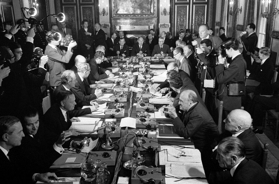 Ministersconferentie van de West Europese Unie in Den Haag begonnen. Overzicht c, Bestanddeelnr 915-6671
