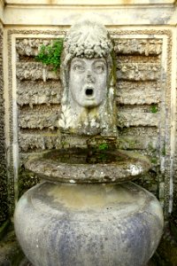 Minor fountain - Villa Farnese - Caprarola, Italy - DSC02288