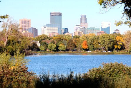 Minneapolis skyline, Lake of the Isles Oct 2017
