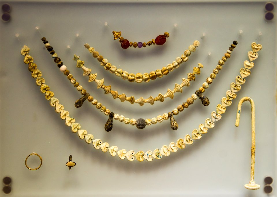 Minoan necklaces bone ivory Heraklion