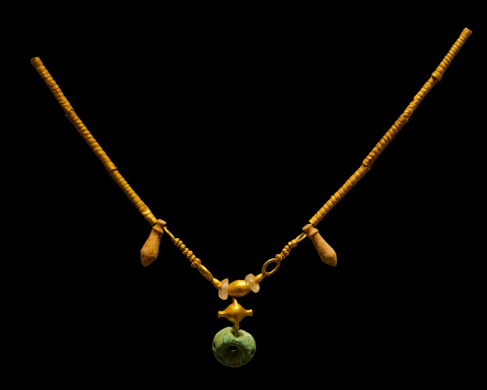Minoan gold necklace archmus Heraklion