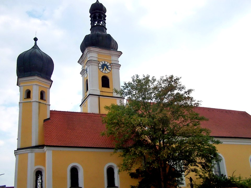 Mintraching-Kirche-Sankt-Mauritius-Kirche-Sankt-Leonhard