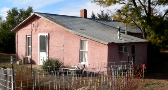Minor sod house from SE 1