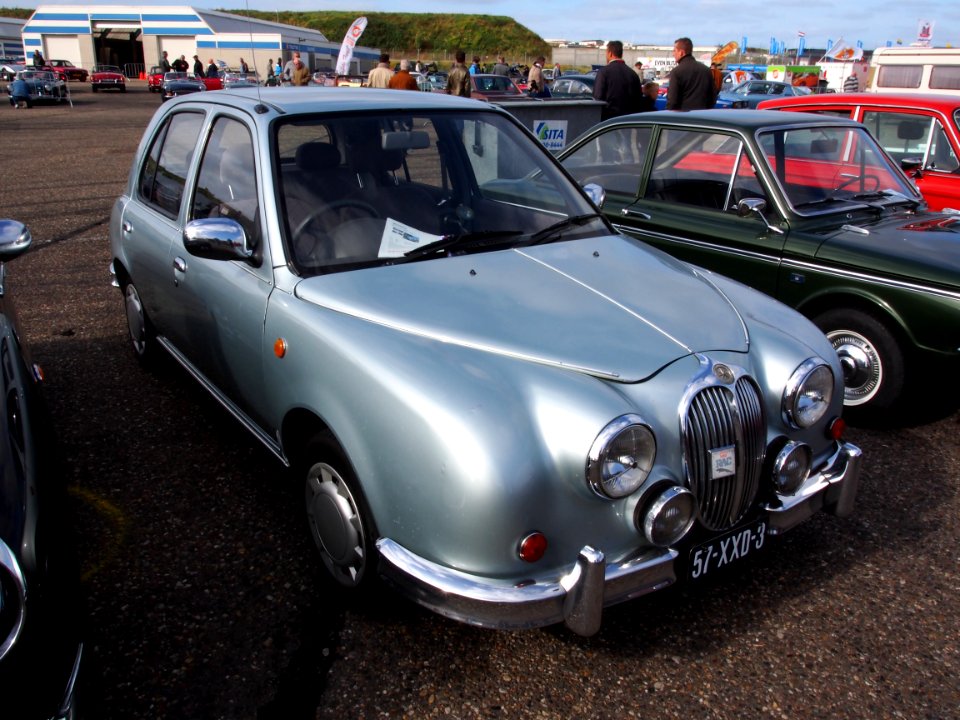 Mitsuoka Viewt pic1
