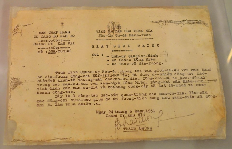 Mission letter from the southern Vietnamese Communist Party to Ho Thi Bi, who led the economic affairs of a resistance group, Saigon, 1951 - Vietnamese Women's Museum - Hanoi, Vietnam - DSC04202