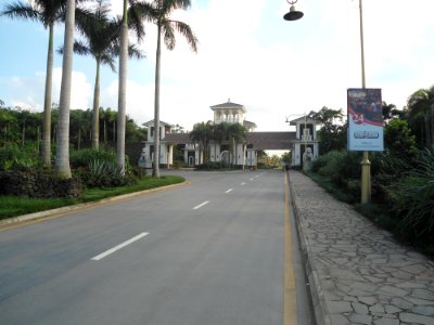 Mission Hills Haikou - front entrance - 01
