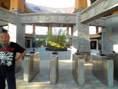 Mission Hills Haikou - mineral springs entrance - 01