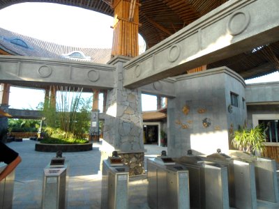 Mission Hills Haikou - mineral springs entrance - 02