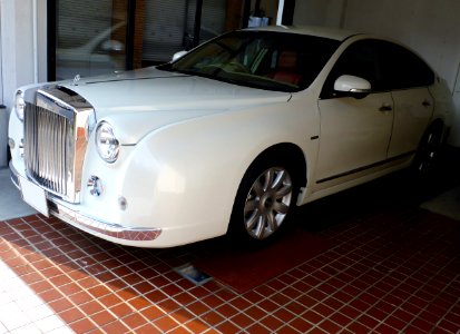 Mitsuoka Galue IV left