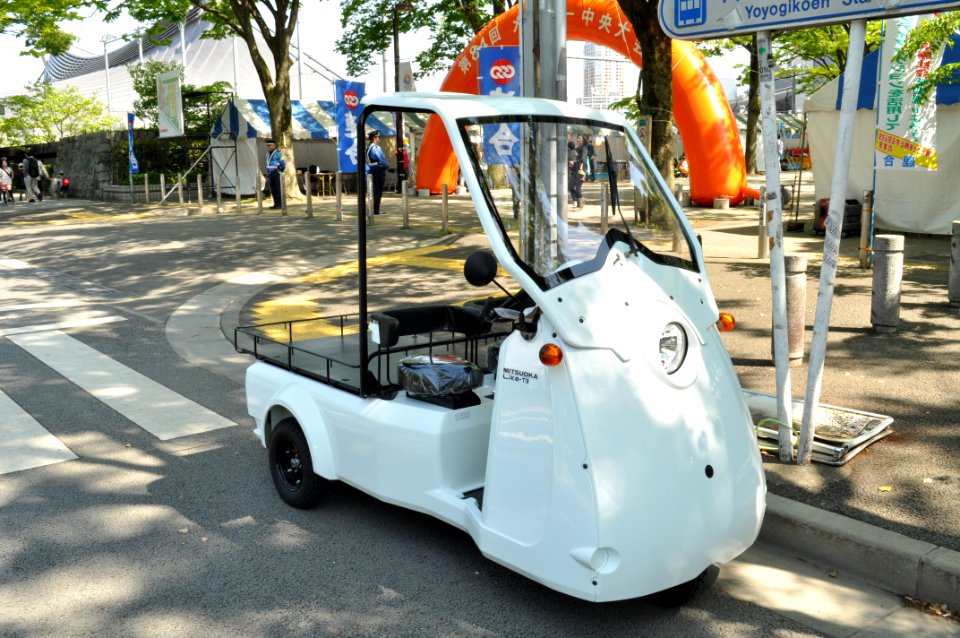 Mitsuoka Like 001