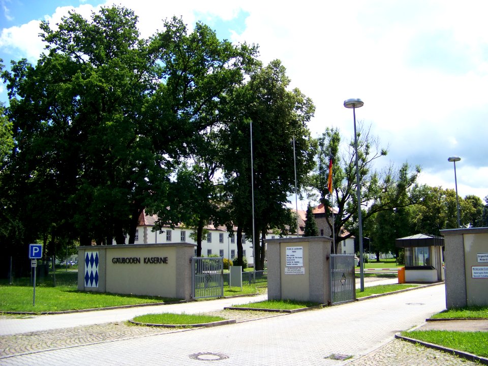 Mitterharthausen-Gäubodenkaserne-Tor