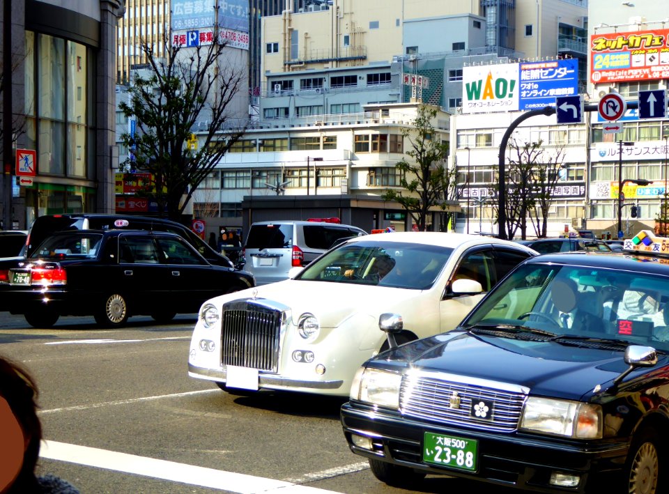 Mitsuoka Galue 350LX (CBA-PY50) front
