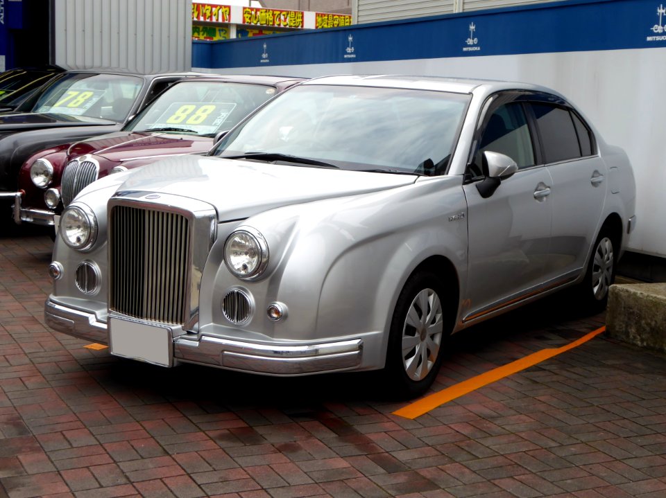 Mitsuoka Ryugi HYBRID (E165) front