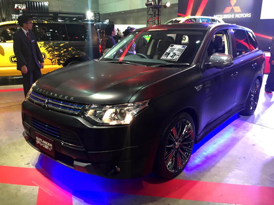Mitsubishi Outlander PHEV Sports Style Edition Concept-B front - Tokyo Auto Salon 2015