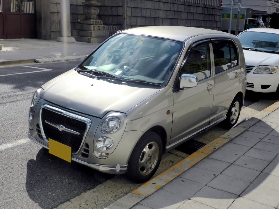 Mitsubishi Minica Town Bee (H42A) front