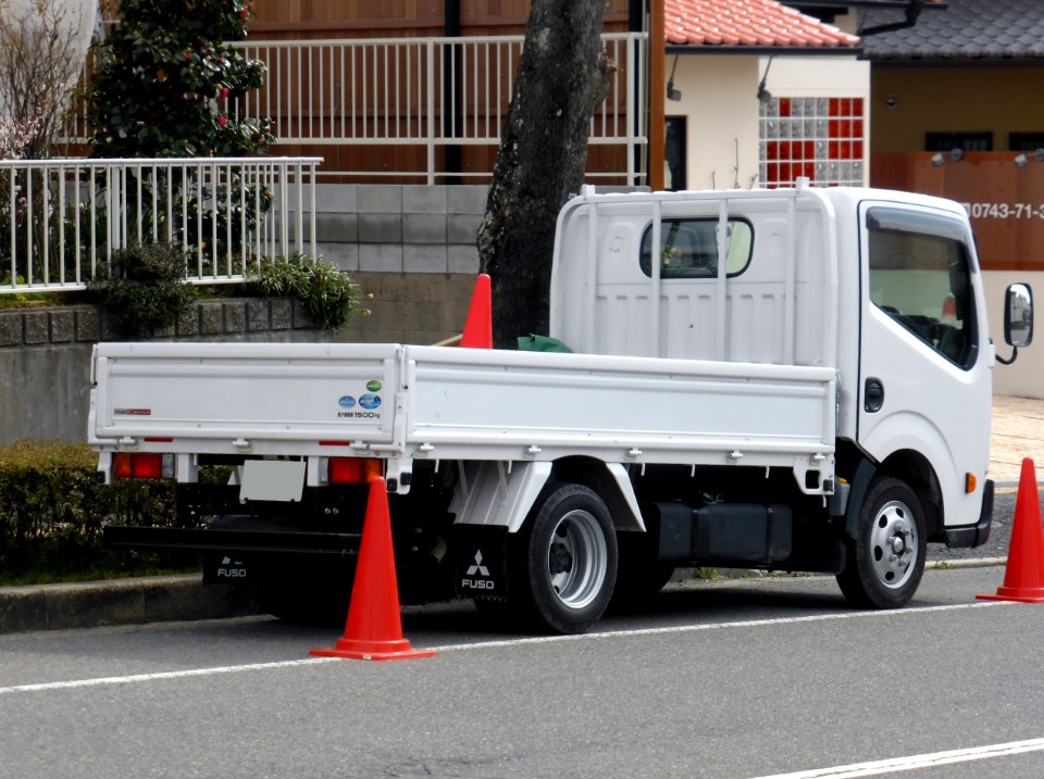 Mitsubishi-Fuso CANTER GUTS Shortbody (F24) rear
