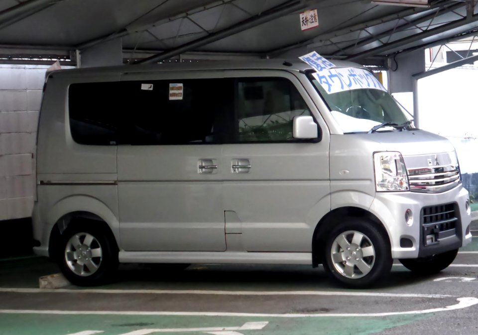 Mitsubishi TOWNBOX G (DS64W) right