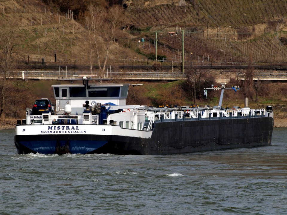 Mistral, ENI 04807440 at the Rhine river picA
