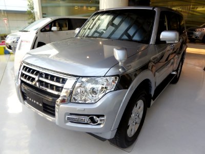 Mitsubishi PAJERO EXCEED (V98W) front