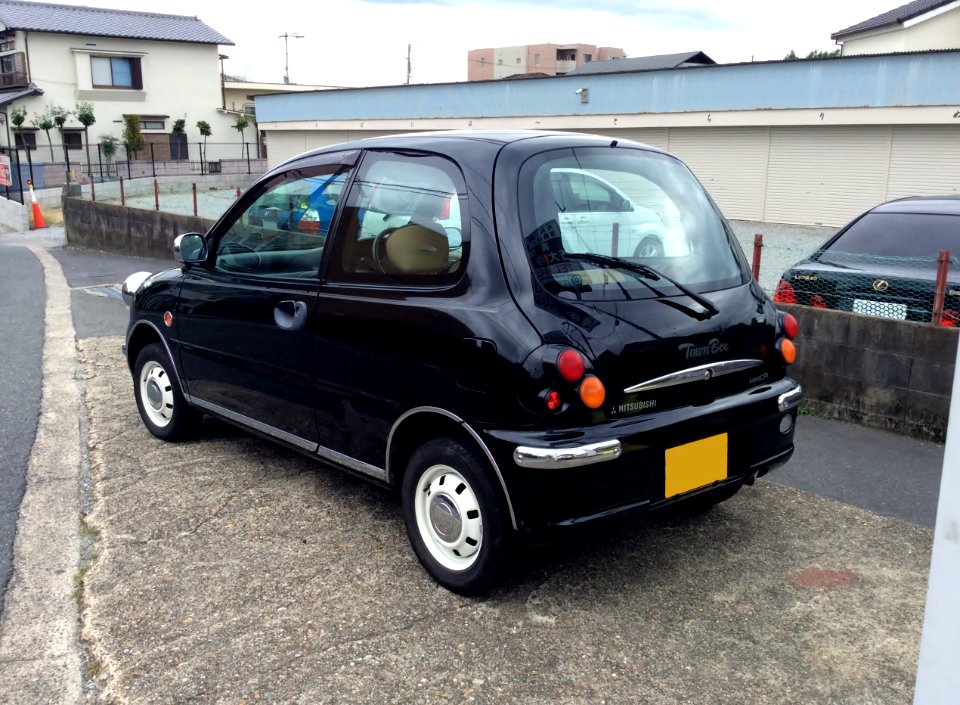Mitsubishi MINICA TownBee II (E-H31A) rear