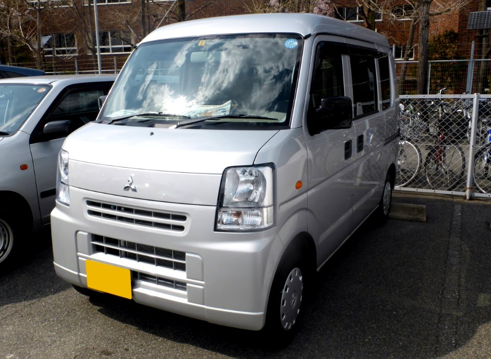 Mitsubishi MINICAB VAN (DS64V) front