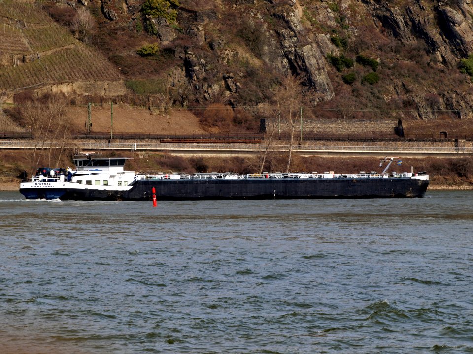 Mistral, ENI 04807440 at the Rhine river picB