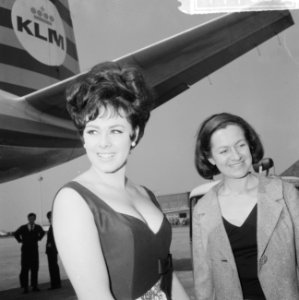 Miss World Ann Sidney bij aankomst op Schiphol in verband met de Engelse week, A, Bestanddeelnr 917-7669