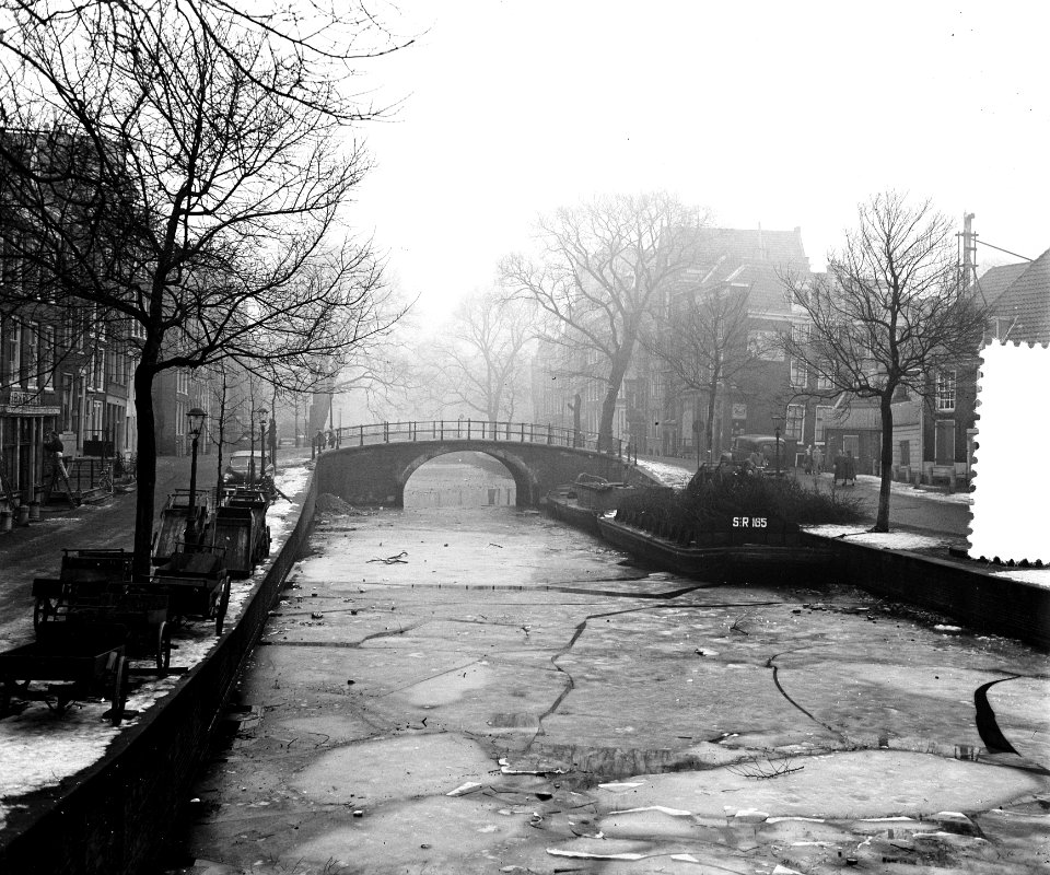 Mist, sneeuw en vorst in Amsterdam (grachten), Bestanddeelnr 906-9570