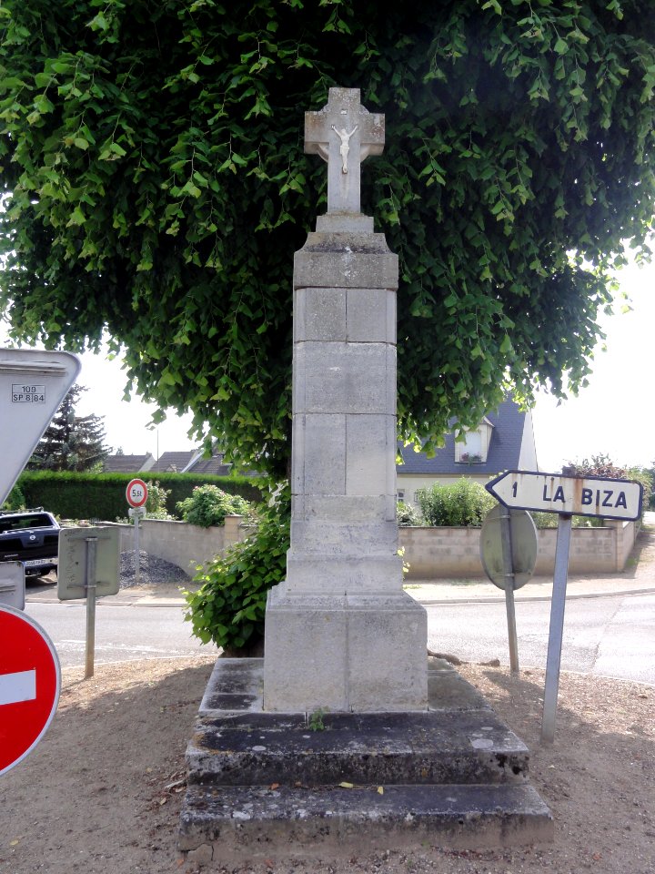 Missy-sur-Aisne Croix de chemin