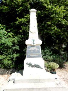 Mirville (Seine-Mar.) monument aux morts