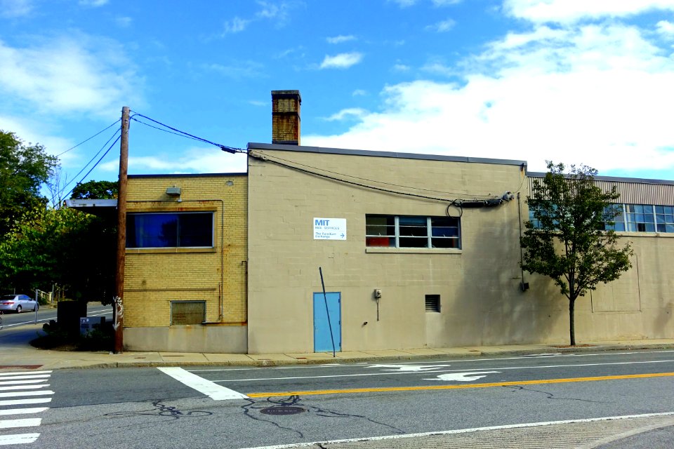 MIT Mail Services - 350 Brookline St, WW15 - Cambridge, MA - DSC07500