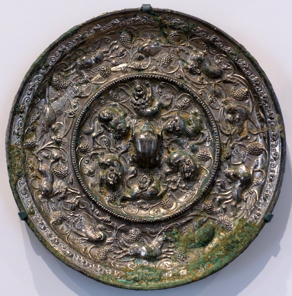 Mirror with Lions, Birds, and Fruiting Grapevine Arabesque, China, Tang dynasty, late 7th to 8th century AD, bronze - Arthur M. Sackler Museum, Harvard University - DSC00939