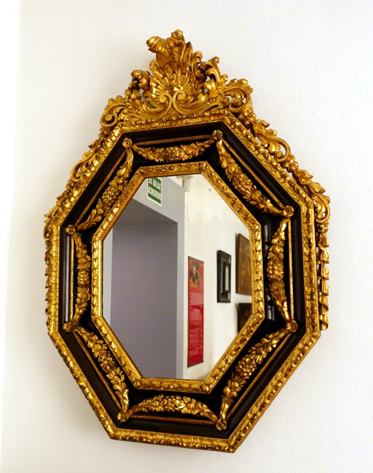 Mirror, Spain, late 17th century AD, gilt and ebonised wood - Museo Nacional de Artes Decorativas - Madrid, Spain - DSC07960