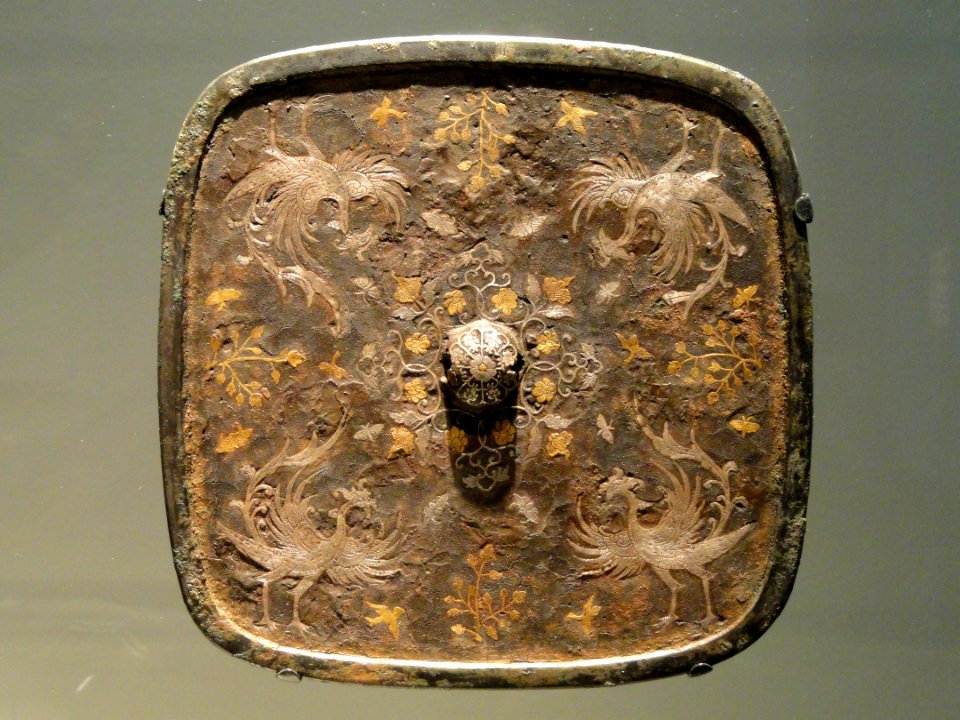Mirror, square with floral medallion,plant sprays, birds, and insects, Tang dynasty, 7th-th century AD - Freer Gallery of Art - DSC05645
