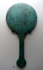 Mirror, Italian, c. 450 BC, bronze, H 5013 - Martin von Wagner Museum - Würzburg, Germany - DSC05729