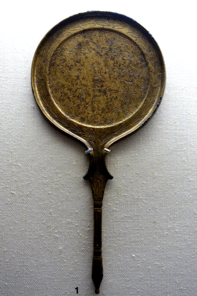 Mirror with the Judgement of Paris, Etruscan, 1st half of the 3rd century BC, bronze, ZA 64 - Martin von Wagner Museum - Würzburg, Germany - DSC05727