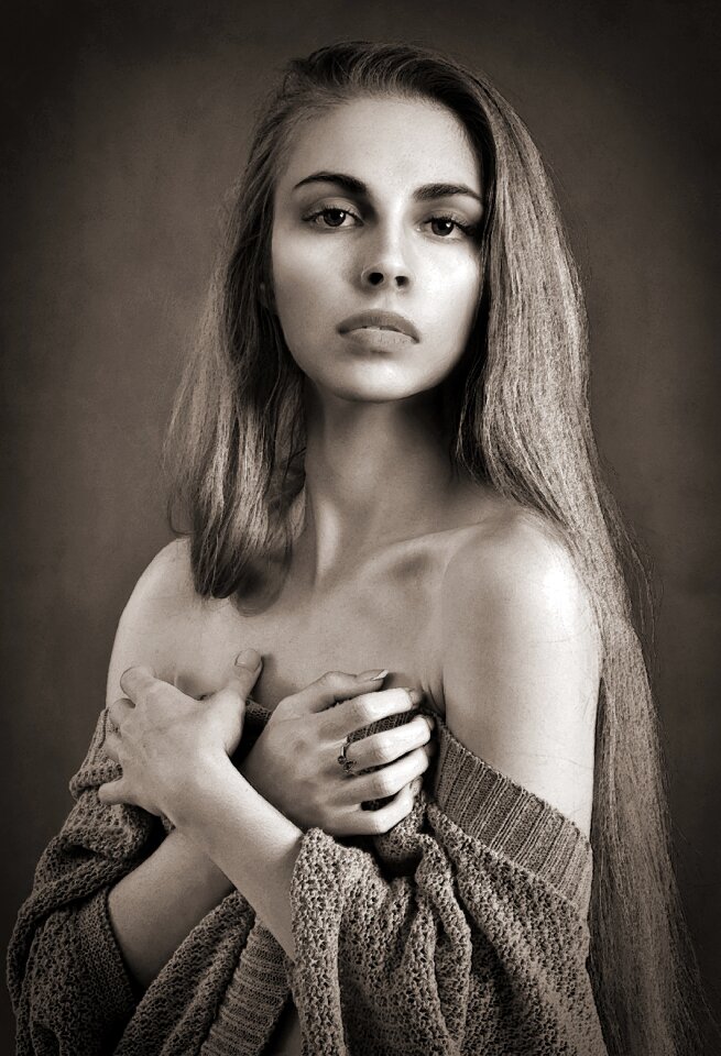 Girl portrait of a woman ms