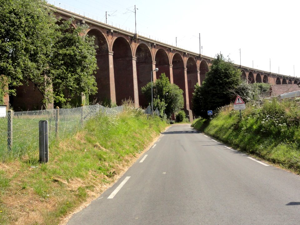 Mirville (Seine-Mar.) viaduc du chemin de fer