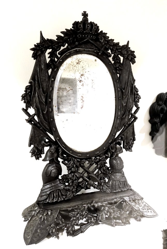 Mirror, Rübeland, mid 1800s AD, glass and iron - Braunschweigisches Landesmuseum - DSC04795