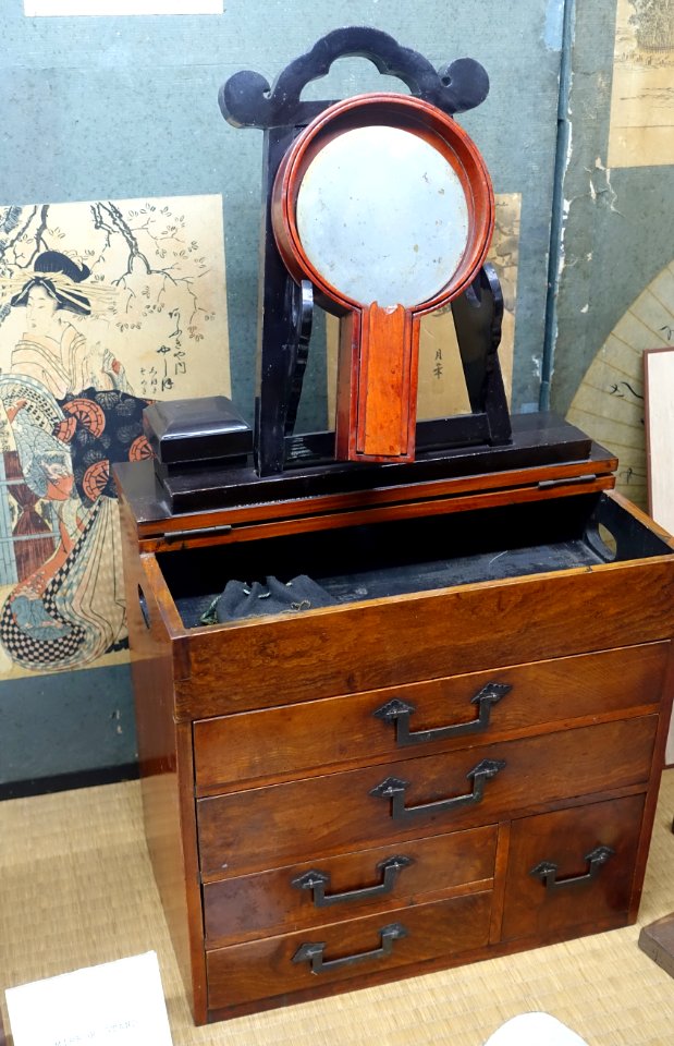 Mirror stand and small dresser - Hirata Folk Art Museum - Takayama, Gifu, Japan - DSC06783