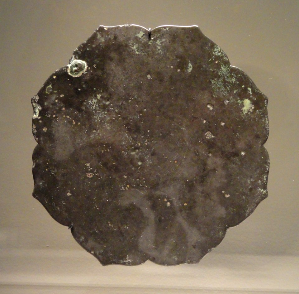 Mirror, foliated, reflective side, Tang dynasty, 7th-th century AD - Freer Gallery of Art - DSC05639