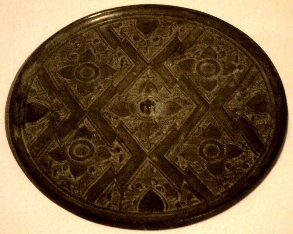 Mirror with flower design, Warring States period, bronze, Honolulu Museum of Art