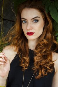 Red model black