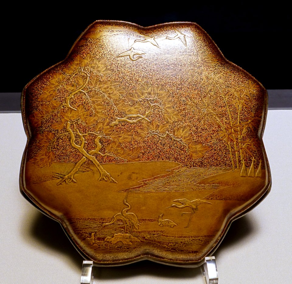 Mirror box with Mount Penglai, Atsuta Jingu, Aichi, Japan, Muromachi period, 1400s AD, maki-e lacquer - Tokyo National Museum - Tokyo, Japan - DSC08862